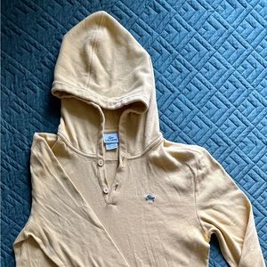 Lacoste Men's Yellow Solid Basic Pullover Hooded T-Shirt Long Sleeve, Size EU 7